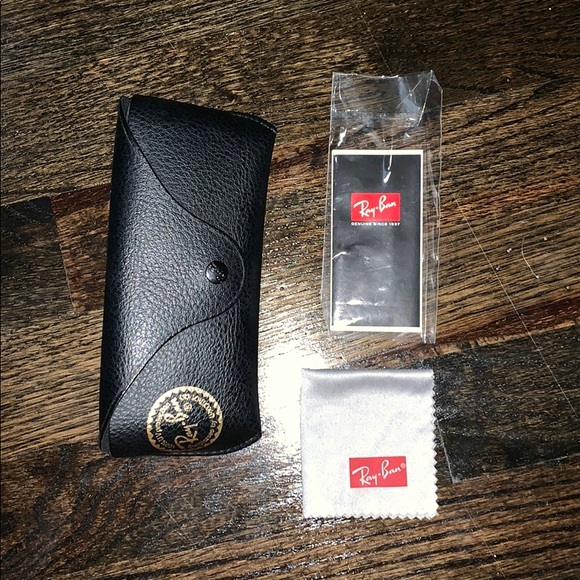 Raybans case and dust cloth - Picture 1 of 3